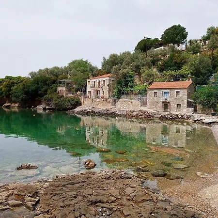 Athina-milina Inn