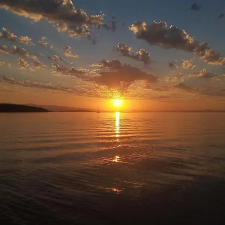 Kro Athina-milina Milína